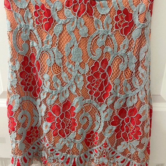 Storia Elegant Lace Midi Dress in Coral and Light Blue - Picture 4 of 9